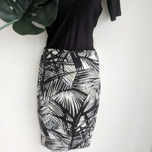 ELIZABETH & JAMES palm leaf pencil skirt XS resort